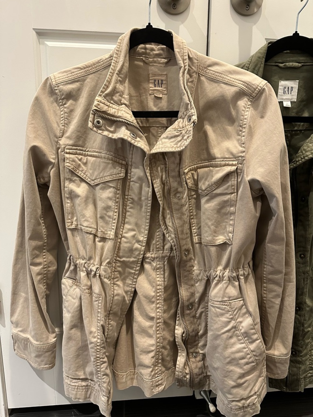 GAP Women's Light Beige Utility Jacket with Front Pockets